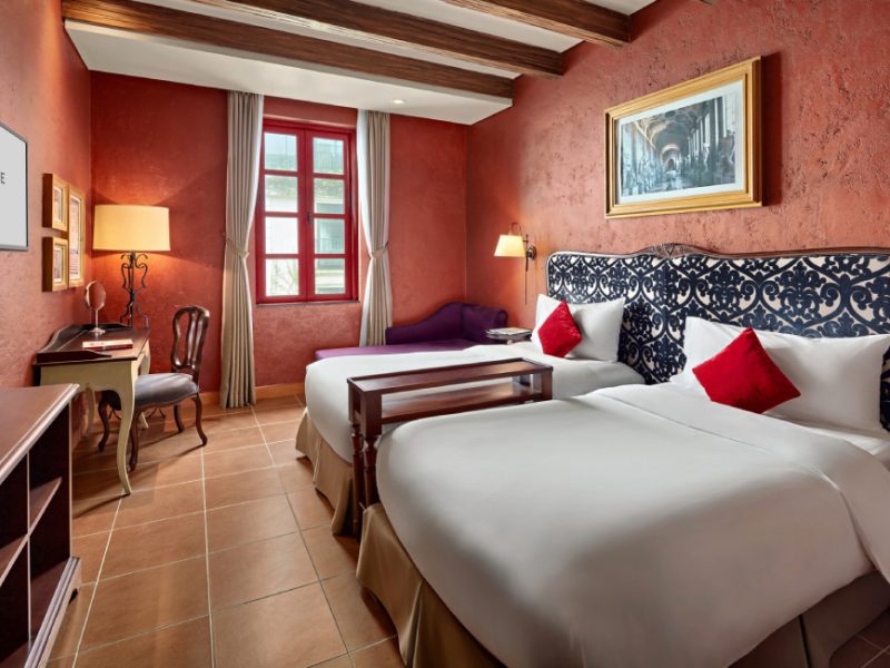 Deluxe Room with Twin Beds