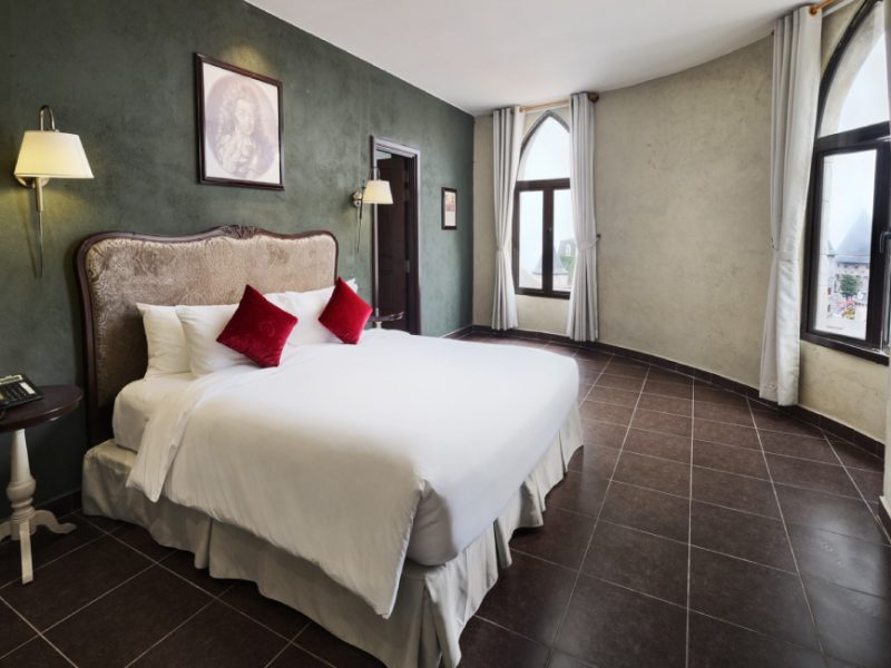 Executive Suite with King Bed