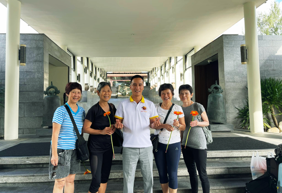 Transfer Da Nang to Golden Bridge by private car