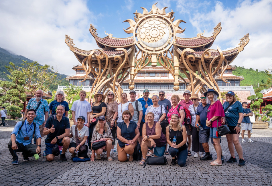 Bana Hills big group tour